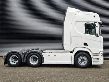 R650 V8 / 6X4 / FULL AIR / PARKING COOLER